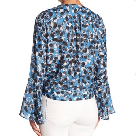 NEW Parker Floral Wrap Top Blue Sz M - Picture 2 of 3